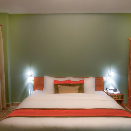 Hotel Raniban Arcade Pokhara Kültér fotó
