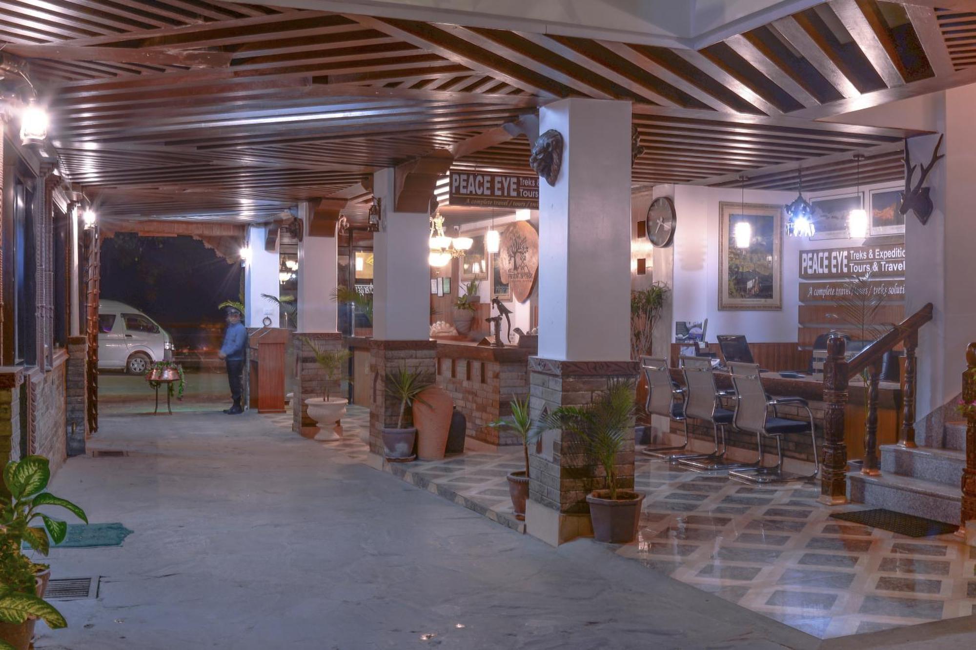 Hotel Raniban Arcade Pokhara Kültér fotó