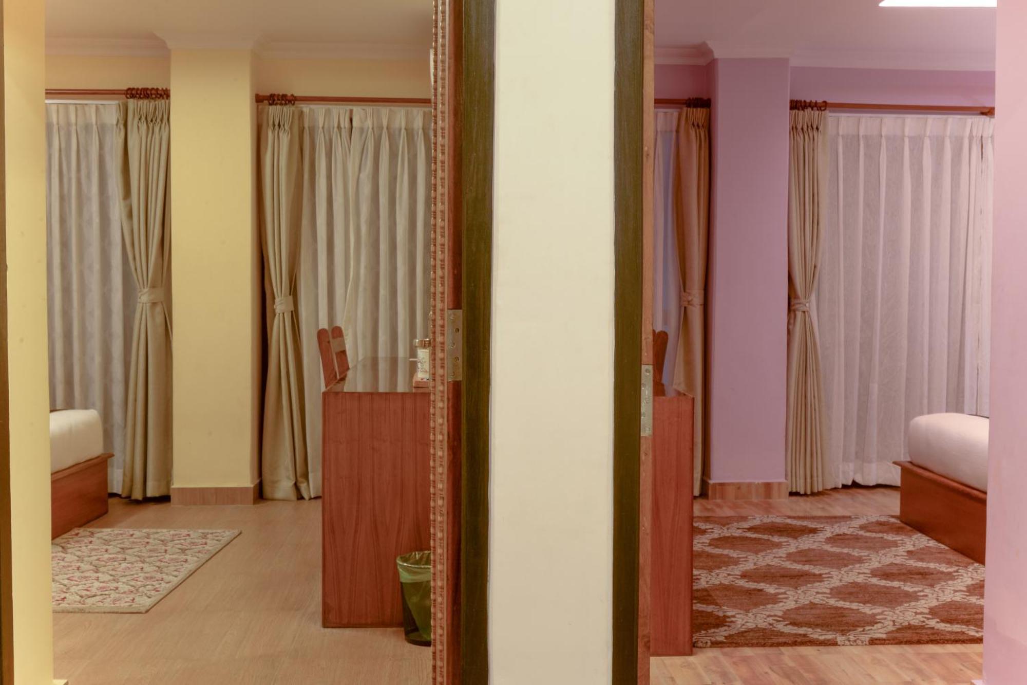 Hotel Raniban Arcade Pokhara Kültér fotó