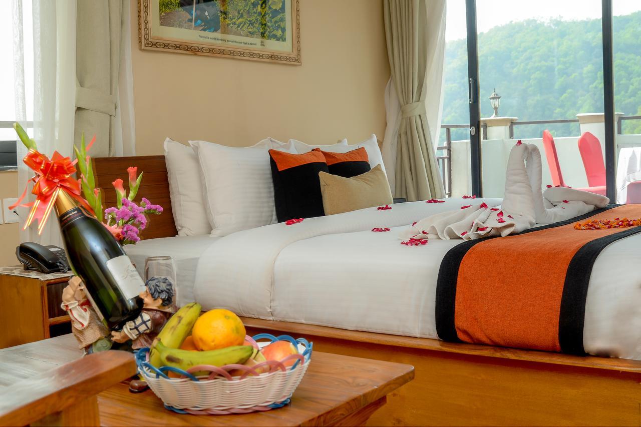 Hotel Raniban Arcade Pokhara Kültér fotó