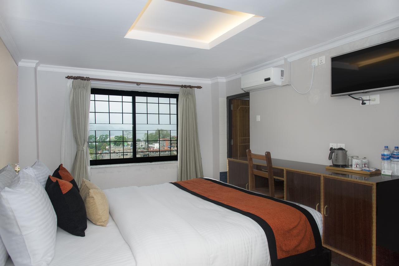 Hotel Raniban Arcade Pokhara Kültér fotó