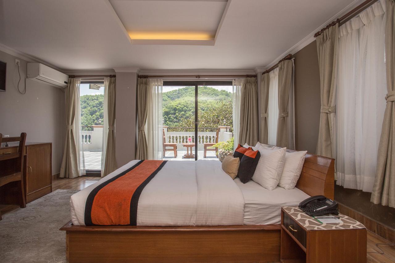 Hotel Raniban Arcade Pokhara Kültér fotó