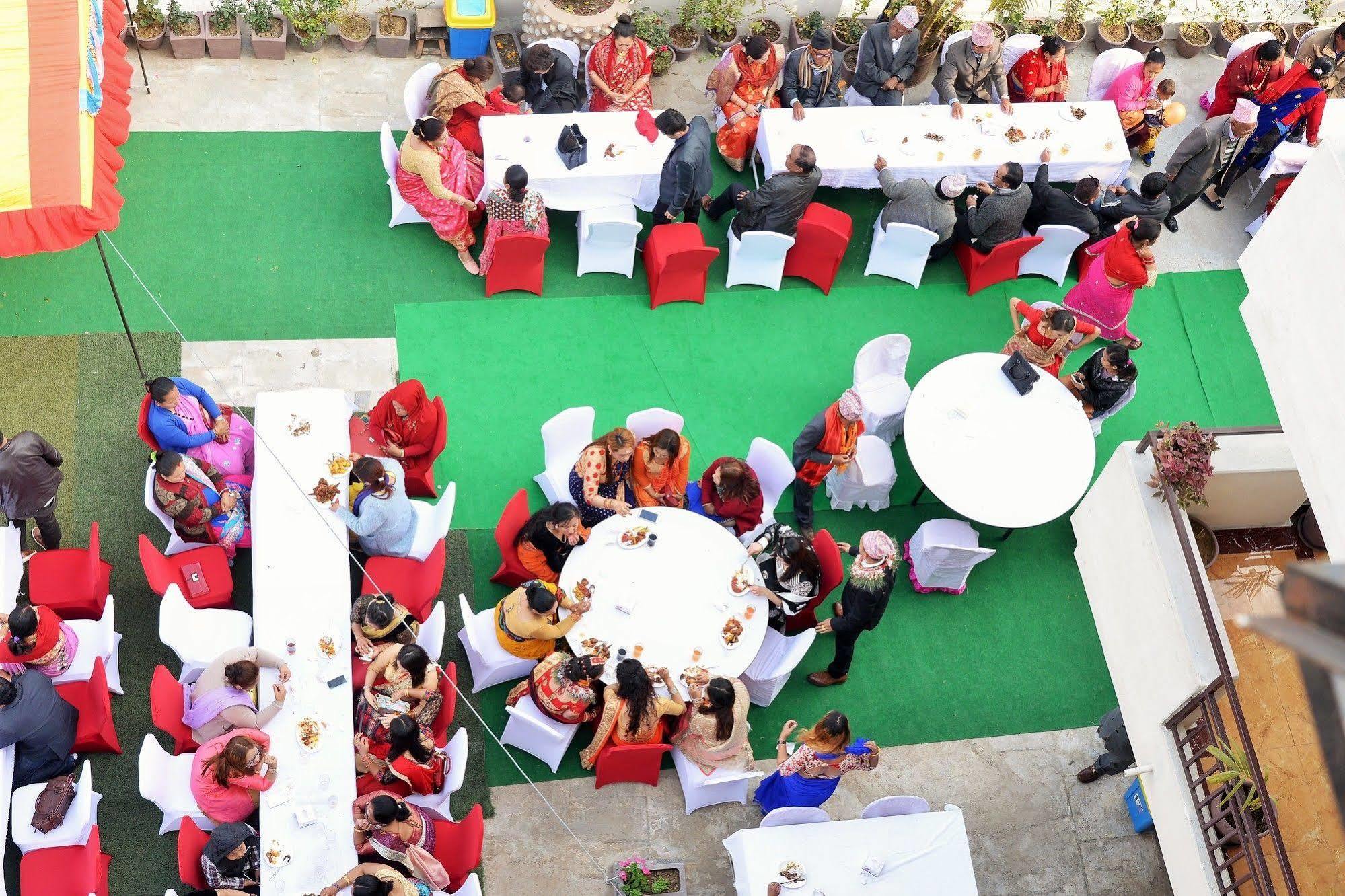 Hotel Raniban Arcade Pokhara Kültér fotó