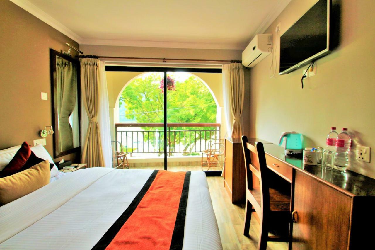 Hotel Raniban Arcade Pokhara Kültér fotó