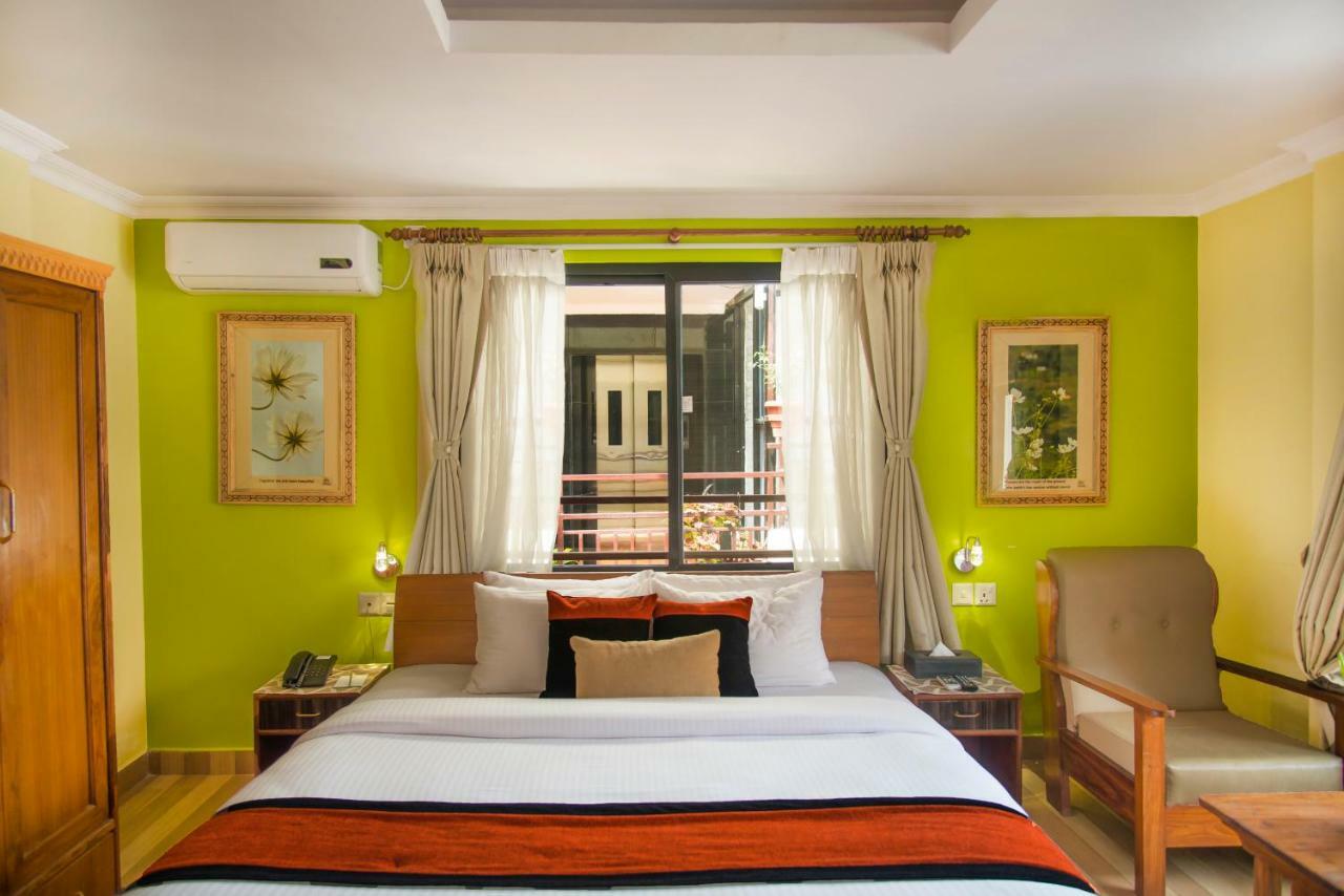 Hotel Raniban Arcade Pokhara Kültér fotó