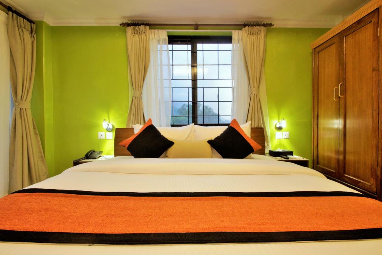 Hotel Raniban Arcade Pokhara Kültér fotó