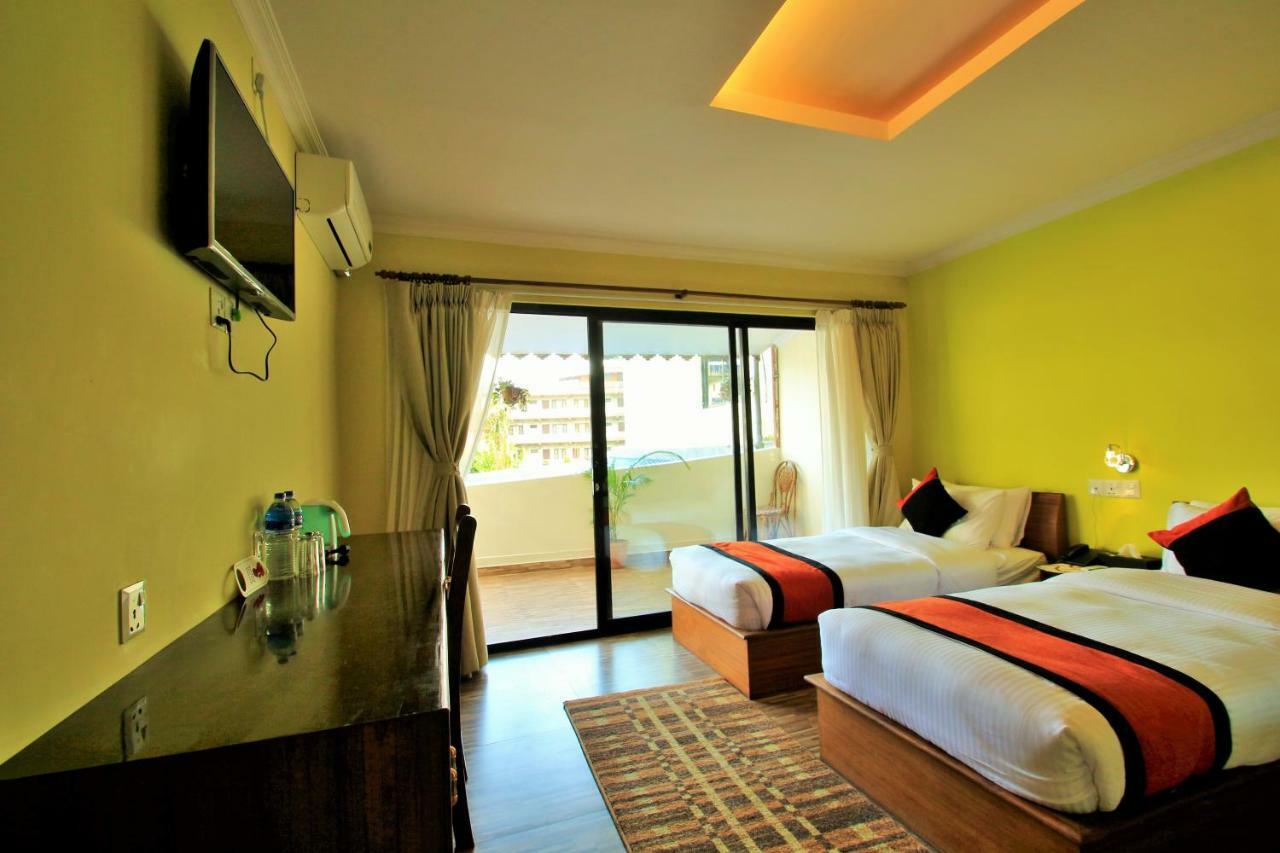 Hotel Raniban Arcade Pokhara Kültér fotó